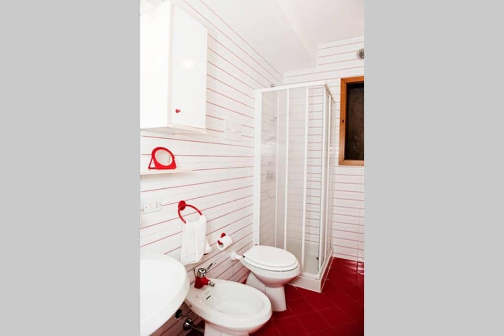 Casa Facchinetti Orange Apartment มัลเชซิเน ภายนอก รูปภาพ